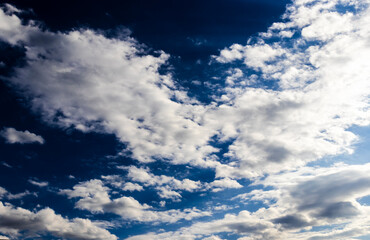 Obraz premium Abstract background of beautiful white clouds with blue sky in Brazil