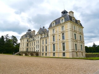 Façade du Château de Cheverny, monument historique du Val de Loire, France.