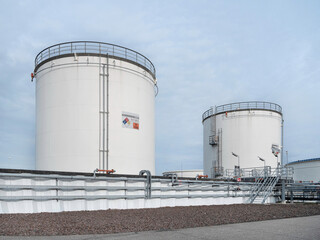 Cylindrical Storage Tanks