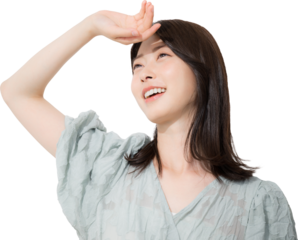 夏の太陽の日差し眩しい半袖の女性の日焼け防止イメージ　春夏の紫外線対策などに	