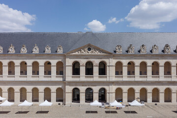 Fototapeta premium Les Invalides Military Museum, French National Army Museum, French Classical Architecture & Symmetrical and Monumental Style, Paris, France