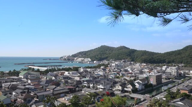 Wakanoura Bay in Wakayama, Japan &ndash; Scenic Coastal Landscape with Calm Blue Waters「絶景の宝庫 和歌の浦」和歌山県和歌山市