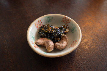 カシューナッツと胡麻のお茶菓子