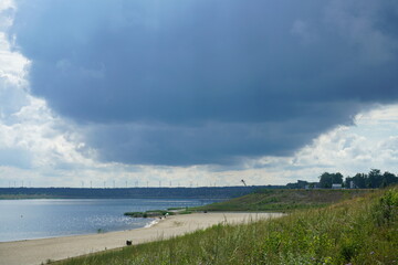 Gewitterstimmung am neuen See in Brandenburg