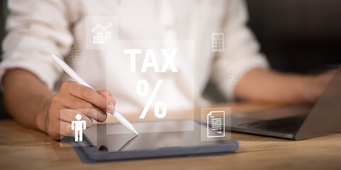 Calculate business balance to reduce taxes ,Individual income tax ,Business people planning annual...