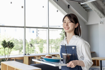 カフェ店員