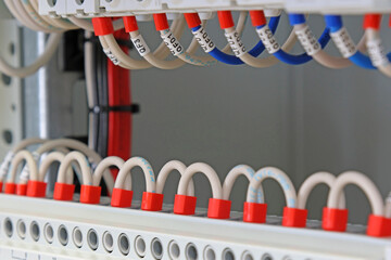 Connecting the electrical module using copper electrical insulated wires. 