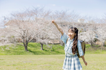 応援する小学生