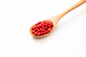 白背景にピンクペッパー