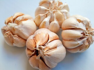 garlic on the table
