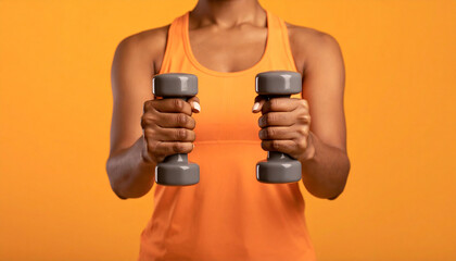 hand holding a dumbbell
