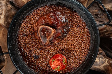 Meat served in luxurious setting 
