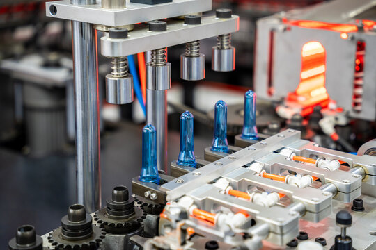 Automatic PET Plastic Bottle Blow Moulding Machine.