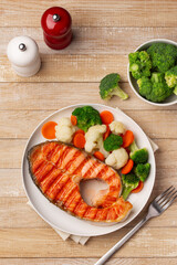 grilled salmon and vegetables
