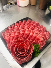 How can i present a meal set in a premium style?