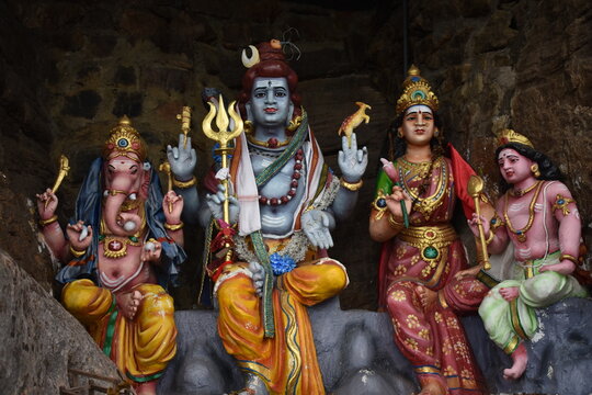Statue of Lord Shiva, Parvati, Skandha Kumar, and Ganesha at the Koneswaram Temple (Thirukoneswaram Kovil), Trincomalee, Sri Lanka.