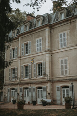La facade d'un magnifique chateau ancien en France