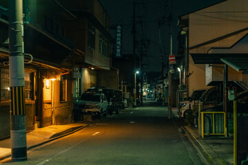 Obraz premium Kyoto, japan - 2 may 2025 Quiet street in Kyoto at night
