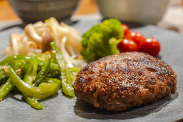 Hamburger Steak Dinner / ハンバーグ夕食
