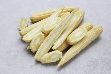 Raw, fresh yellow baby corn