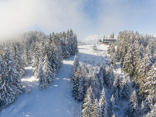 Photo panoramique d’hiver par drone sur les Alpes et le Mont Blanc à Saint-Gervais