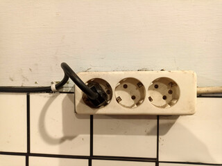 wall socket with plug