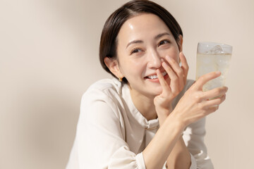 ハーボール　女性