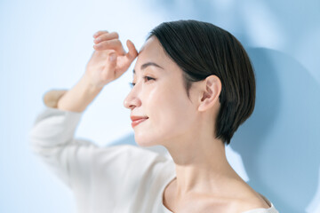 女性