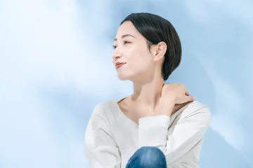  女性 © naka