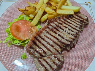 美味しそうなビーフステーキ