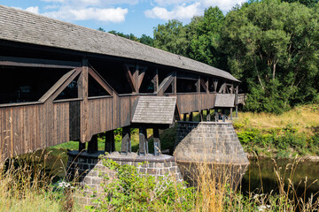 Der historische R&ouml;hrensteg &uuml;ber die Zwickauer Mulde