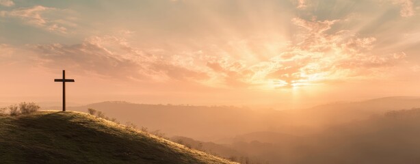Obraz premium The cross stands tall against a breathtaking sunrise illuminating the horizon.