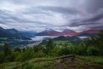 Marxenhöhe mit Watzmannblick im Morgennebel nach dem Regen