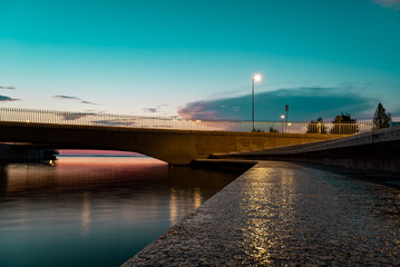 Obraz premium Long exposure of sunset colours in Tampella canal