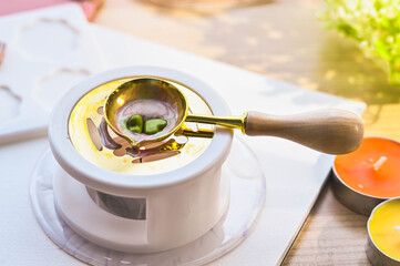 溶かしていくシーリングワックス