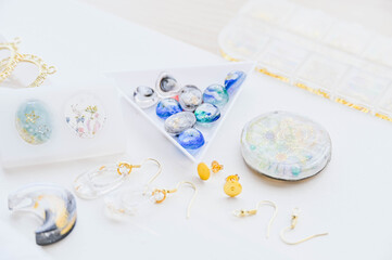 レジンでピアス作り