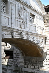 Obraz premium Venice, Italy. The Bridge of Sighs between the Doge's Palace and the New Prison. Close-up.