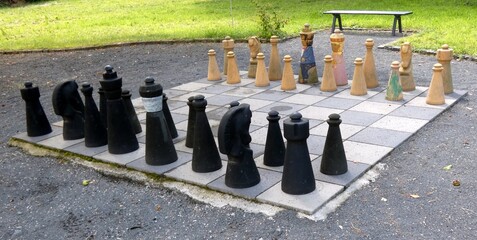 Schachbrett im Garten