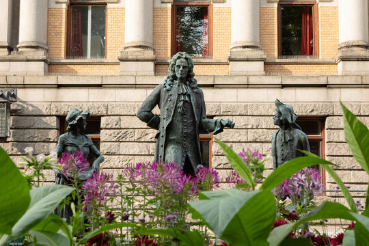 Dyre Vaae's Holberg Statue Adorns Oslo's National Theatre, Norway