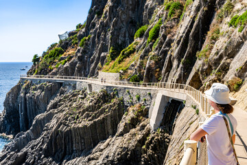 Via dell'Amore, walking path between Riomaggiore and Manarola, Cinque Terre, Italy