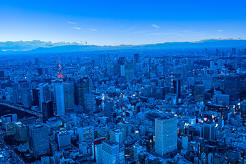 都市風景の夕暮れ・築地上空よりビジネス街を望む・高層ビル群・Aerial view