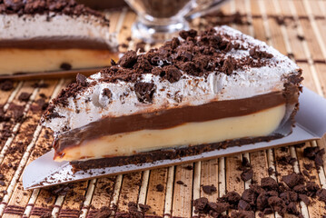Torta cookies and cream chocolate
