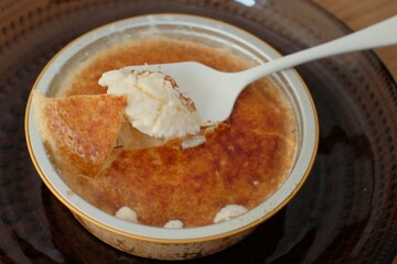 creme brulee ice cream on the plate
