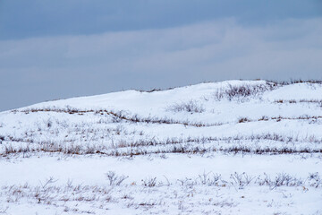 雪に覆われた原野の幻想風景