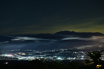 南魚沼市の夜景と星空