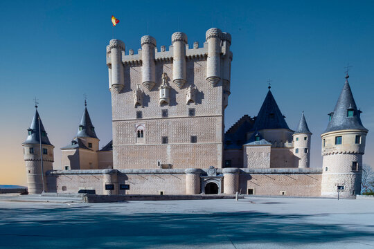 DECEMBER 28, 2016 Alcazar Casle Segfovia
