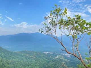 Obraz premium adventure hiking natural hills and mountains and outdoor travel.