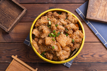 The Chinese delicacy of steamed pork with rice flour in a steamer