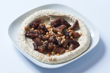 Houmous et agneau grillé