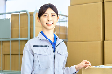 女性作業員　倉庫　配送 軽作業
